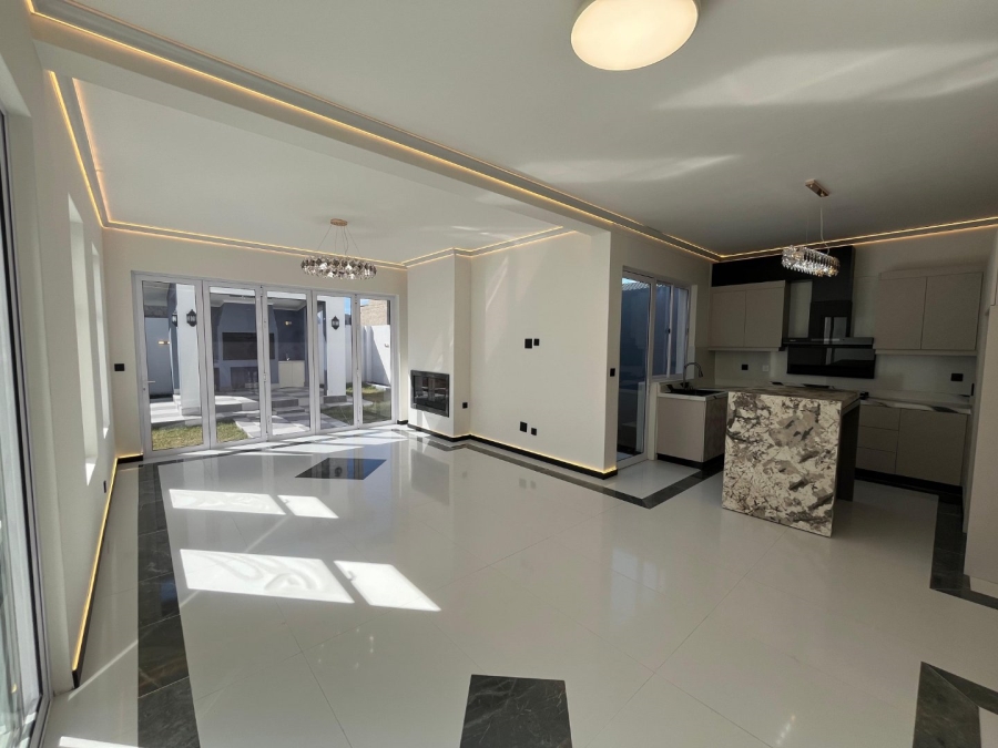 4 Bedroom Property for Sale in Sandown Western Cape